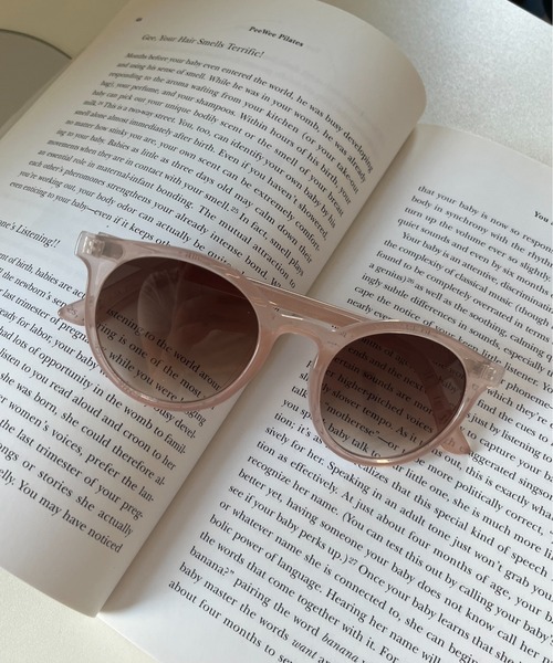 prose verse(プロズヴェール)の「〈UVカット〉ボストンサングラス(サングラス・レディース・ベージュ/ブラック・フリ-)」の6枚目の写真