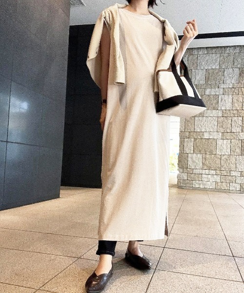 Meli rich（メリーリッチ）の「バックオープンステッチデザインワンピース（ワンピース・レディース・オフホワイト/ベージュ/ネイビー/レッド・MEDIUM）」の3枚目の写真