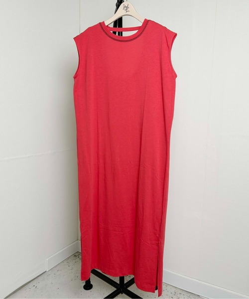 Meli rich（メリーリッチ）の「バックオープンステッチデザインワンピース（ワンピース・レディース・オフホワイト/ベージュ/ネイビー/レッド・MEDIUM）」の4枚目の写真