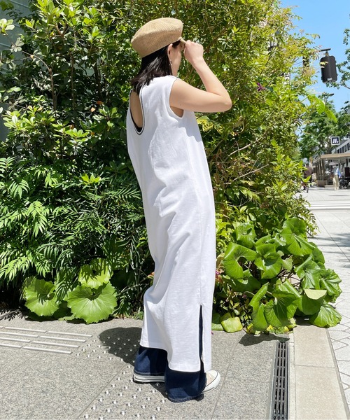 Meli rich（メリーリッチ）の「バックオープンステッチデザインワンピース（ワンピース・レディース・オフホワイト/ベージュ/ネイビー/レッド・MEDIUM）」の2枚目の写真