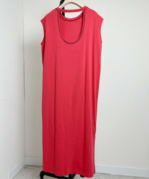 Meli rich（メリーリッチ）の「バックオープンステッチデザインワンピース（ワンピース・レディース・オフホワイト/ベージュ/ネイビー/レッド・MEDIUM）」の7枚目の写真