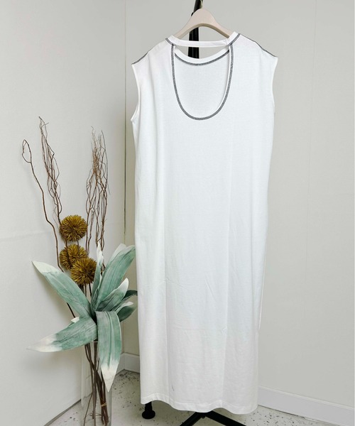 Meli rich（メリーリッチ）の「バックオープンステッチデザインワンピース（ワンピース・レディース・オフホワイト/ベージュ/ネイビー/レッド・MEDIUM）」の10枚目の写真