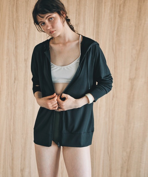 UPF50+フード付きジップアップラッシュガードレディース