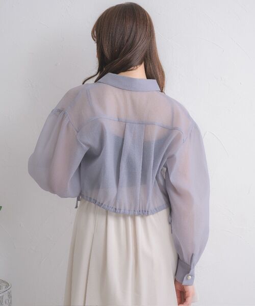 ems excite(エムズエキサイト)の「パール釦シアーSH(シャツ/ブラウス・レディース・ピンク/ホワイト系その他/ライトグレー/ナチュラル・FREE)」の7枚目の写真