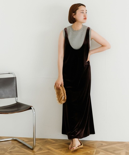URBAN RESEARCH(アーバンリサーチ)の「ベロアジャンパーワンピース(ワンピース・レディース・ダークブラウン/グレー系その他・FREE)」の2枚目の写真