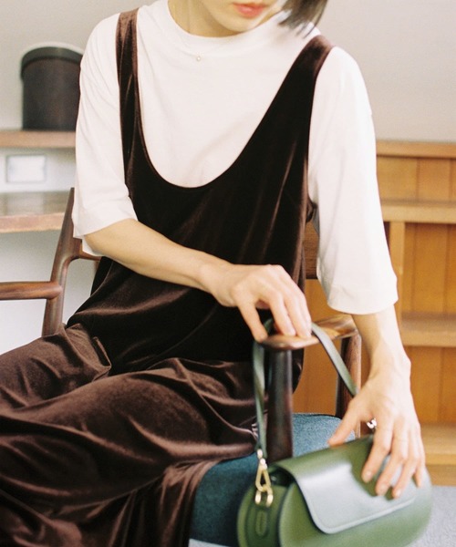 URBAN RESEARCH(アーバンリサーチ)の「ベロアジャンパーワンピース(ワンピース・レディース・ダークブラウン/グレー系その他・FREE)」の19枚目の写真