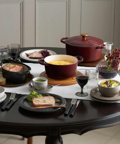 【新品】 シグニチャー ココット・ロンド 18cm ローヌ（ゴールドツマミ） Amazon.co.jp: ル・クルーゼ(Le Creuset) 鋳物 ホーロー 鍋