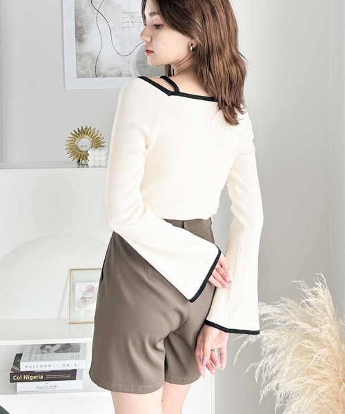 mily bilet（ミウィビレット）の「【mily bilet】大人に色っぽく。2wayクロスストラップ袖フレアリブニット（ニット/セーター・レディース・モカ/ブラック/アイボリー・LARGE/MEDIUM/SMALL/X-LARGE）」の10枚目の写真