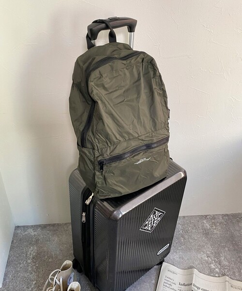 fredy emue（フレディエミュ）の「ポケッタブルエアーデイパック（バックパック/リュック・レディース・オリーブ/グレー/ブラック・FREE）」の6枚目の写真