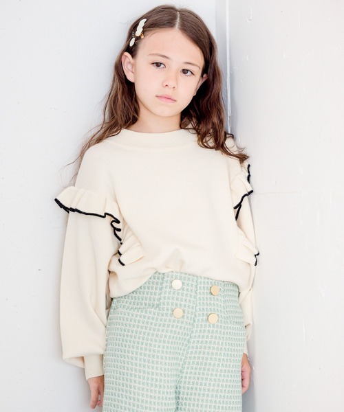 GLOBAL WORK(グローバルワーク)の「メルティフリルニットプルオーバー/199182(ニット/セーター・キッズ・グリーン/オフホワイト/ベージュ/サックスブルー/ブラック・150cm/140cm/130cm/160cm/110cm/100cm/120cm)」の11枚目の写真