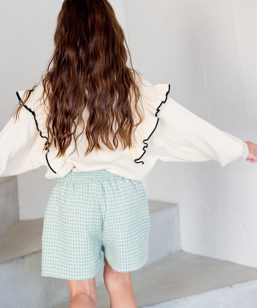 GLOBAL WORK(グローバルワーク)の「メルティフリルニットプルオーバー/199182(ニット/セーター・キッズ・グリーン/オフホワイト/ベージュ/サックスブルー/ブラック・150cm/140cm/130cm/160cm/110cm/100cm/120cm)」の12枚目の写真