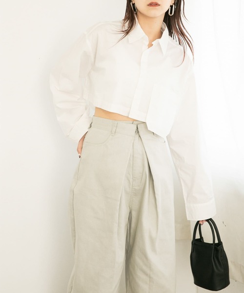 KBF（ケイビーエフ）の「クロップドショートシャツ（シャツ/ブラウス・レディース・ピンク/ライトブルー/オフホワイト・ONE）」の15枚目の写真