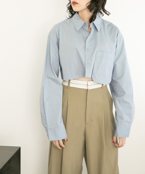 KBF（ケイビーエフ）の「クロップドショートシャツ（シャツ/ブラウス・レディース・ピンク/ライトブルー/オフホワイト・ONE）」の4枚目の写真