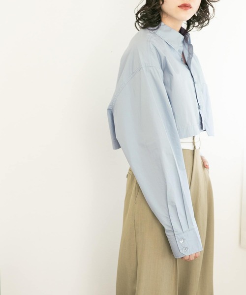 KBF（ケイビーエフ）の「クロップドショートシャツ（シャツ/ブラウス・レディース・ピンク/ライトブルー/オフホワイト・ONE）」の6枚目の写真