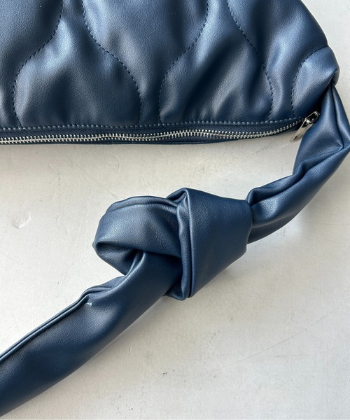 CPCM(シーピーシーエム)の「合皮キルトBIGショルダー(ショルダーバッグ・レディース・ネイビー/アイボリー/ブラック・FREE)」の9枚目の写真