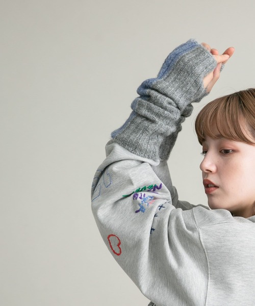 KBF（ケイビーエフ）の「バイカラーリブアームウォーマー（手袋・レディース・ブルー系その他/グレー系その他・ONE）」の9枚目の写真