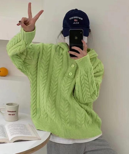 Lamoa(ラモア)の「Lamoa/フード付き ケーブル編み ニットプルオーバー(ニット/セーター・レディース・アイボリー/ブラック/カーキ/ライトグリーン/ピンク・FREE)」の4枚目の写真