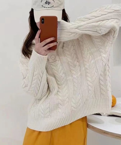 Lamoa(ラモア)の「Lamoa/フード付き ケーブル編み ニットプルオーバー(ニット/セーター・レディース・アイボリー/ブラック/カーキ/ライトグリーン/ピンク・FREE)」の2枚目の写真