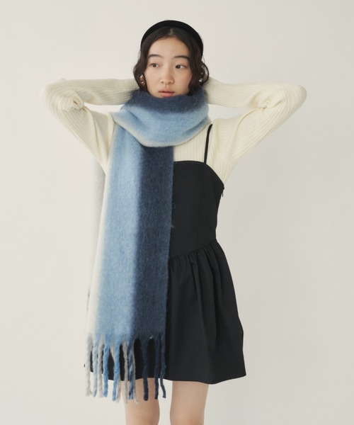 GIUNON（ジウノン）の「gradation scarf / グラデーションマフラー