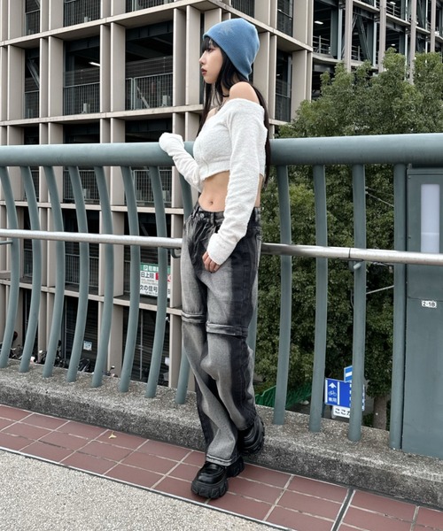 LVEU.（ラブユ.）の「【LVEU.】フロントジップオフショルプードルニットトップス / トップス マイクロフリース フリース オフショル ジップ ファスナー ふわふわ モノトーン ブラック ホワイト アイボリー（Tシャツ/カットソー・レディース・ブラック/アイボリー・FREE）」の5枚目の写真