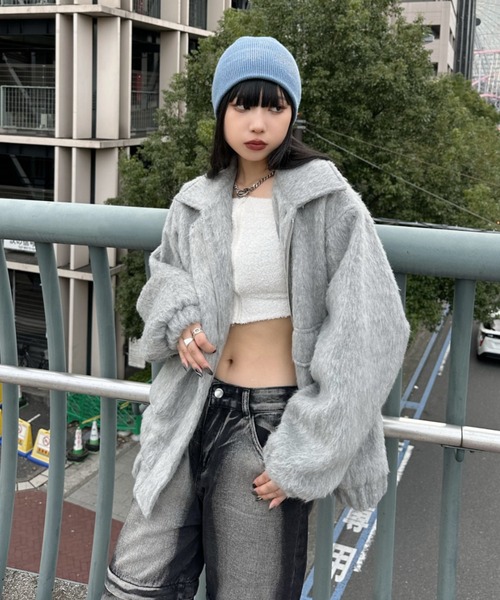 LVEU.（ラブユ.）の「【LVEU.】フロントジップオフショルプードルニットトップス / トップス マイクロフリース フリース オフショル ジップ ファスナー ふわふわ モノトーン ブラック ホワイト アイボリー（Tシャツ/カットソー・レディース・ブラック/アイボリー・FREE）」の8枚目の写真