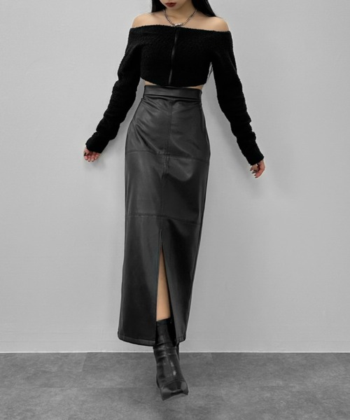 LVEU.（ラブユ.）の「【LVEU.】フロントジップオフショルプードルニットトップス / トップス マイクロフリース フリース オフショル ジップ ファスナー ふわふわ モノトーン ブラック ホワイト アイボリー（Tシャツ/カットソー・レディース・ブラック/アイボリー・FREE）」の13枚目の写真