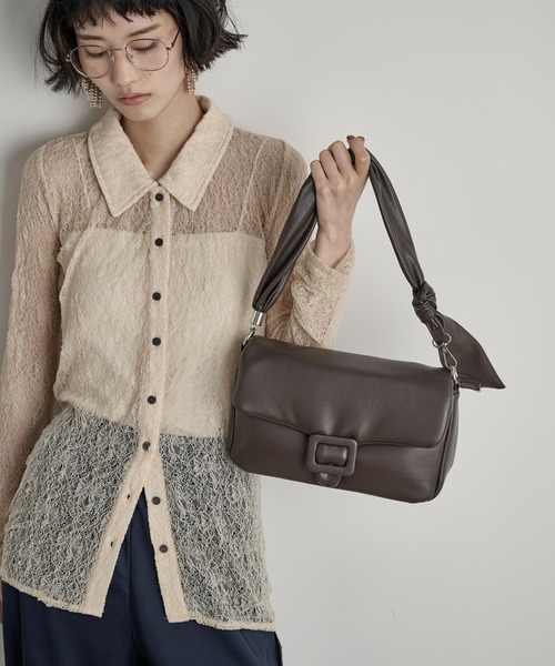 THE YOn（ザヨン）の「ノットショルダースクエアパフバッグ（ショルダーバッグ・レディース・ブラック/サックスブルー/ベージュ/オレンジ/グレイッシュベージュ/カーキ/ブラウン/ピンク・FREE）」の10枚目の写真