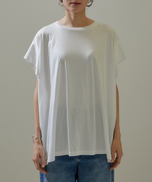 SALON adam et rope'(サロン アダム エ ロペ)の「【雑誌掲載】スムースフロープルオーバー/ビッグTシャツ【接触冷感・UVケア】(Tシャツ/カットソー・レディース・ブラック/ベージュ/ホワイト・FREE)」の14枚目の写真