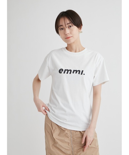 emmi(エミ)の「eco emmiロゴUVカットTシャツ(Tシャツ/カットソー・レディース・ベージュ/ホワイト/チャコールグレー/ブルー・FREE)」の2枚目の写真