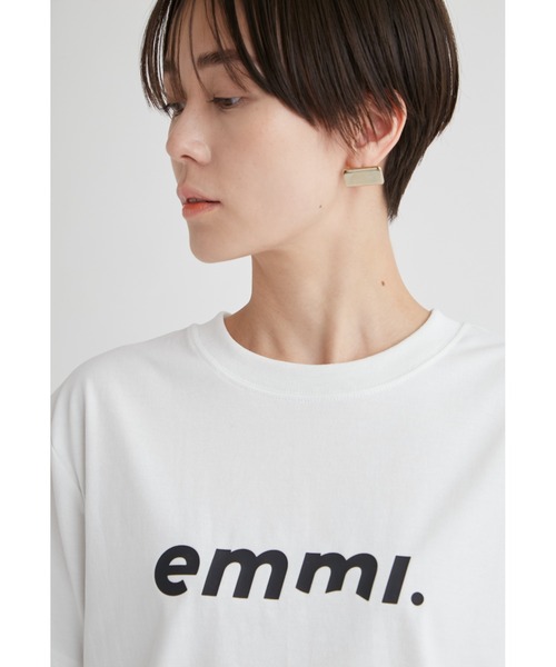 emmi(エミ)の「eco emmiロゴUVカットTシャツ(Tシャツ/カットソー・レディース・ベージュ/ホワイト/チャコールグレー/ブルー・FREE)」の9枚目の写真