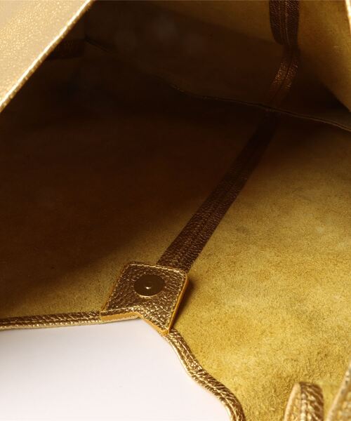AULENTTI(オウレンティ)の「【AULENTTI】2WAYメタリックレザートートバッグ ショルダーバッグ FB-5788-DL(トートバッグ・レディース・ゴールド/シルバー・FREE)」の7枚目の写真