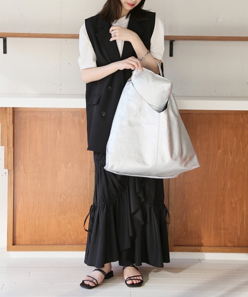 AULENTTI（オウレンティ）の「【AULENTTI】2WAYメタリックレザー