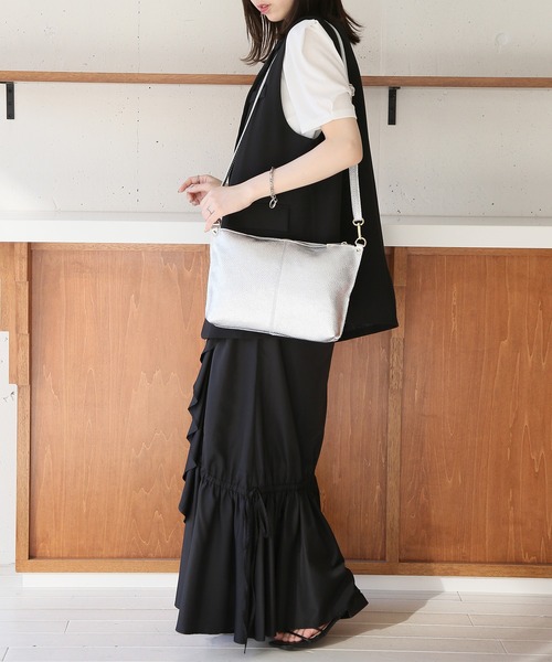 AULENTTI(オウレンティ)の「【AULENTTI】2WAYメタリックレザートートバッグ ショルダーバッグ FB-5788-DL(トートバッグ・レディース・ゴールド/シルバー・FREE)」の19枚目の写真