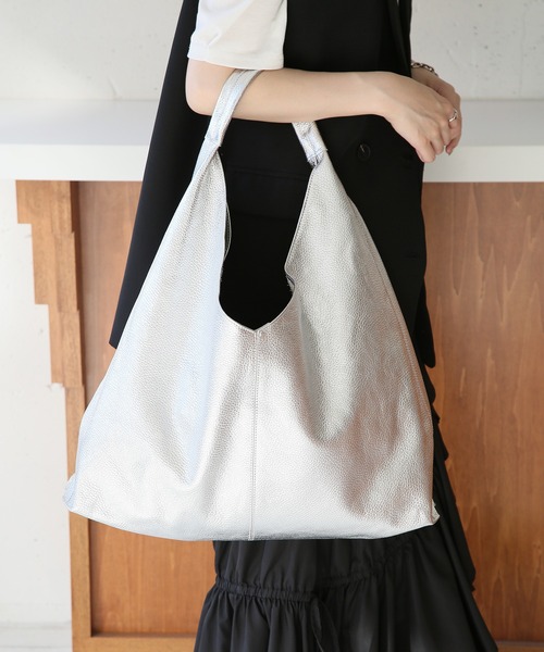 AULENTTI(オウレンティ)の「【AULENTTI】2WAYメタリックレザートートバッグ ショルダーバッグ FB-5788-DL(トートバッグ・レディース・ゴールド/シルバー・FREE)」の13枚目の写真