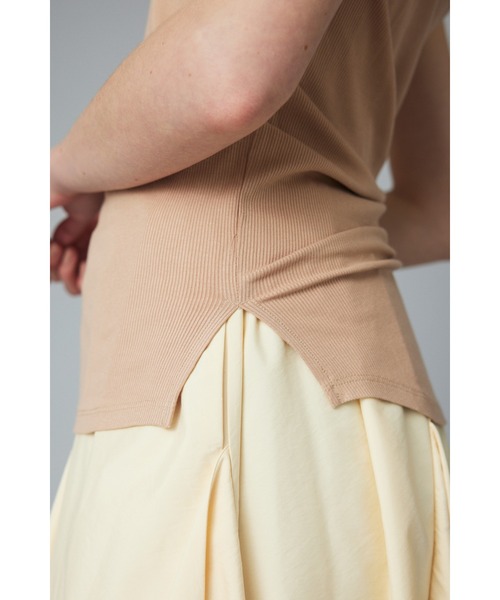 HeRIN.CYE（ヘリンドットサイ）の「Round neck tanktop  ラウンドネックタンクトップ（タンクトップ・レディース・ブラック/ベージュ/オレンジ・FREE）」の7枚目の写真