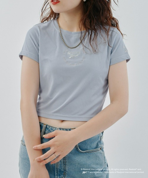 Reebok（リーボック）の「【WEB限定】【Reebok別注】サークルロゴリブミニトップス（Tシャツ/カットソー・レディース・ブラック/ホワイト/スカイブルー・MEDIUM）」の17枚目の写真
