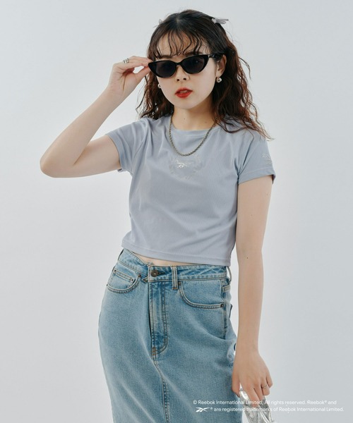 Reebok（リーボック）の「【WEB限定】【Reebok別注】サークルロゴリブミニトップス（Tシャツ/カットソー・レディース・ブラック/ホワイト/スカイブルー・MEDIUM）」の20枚目の写真