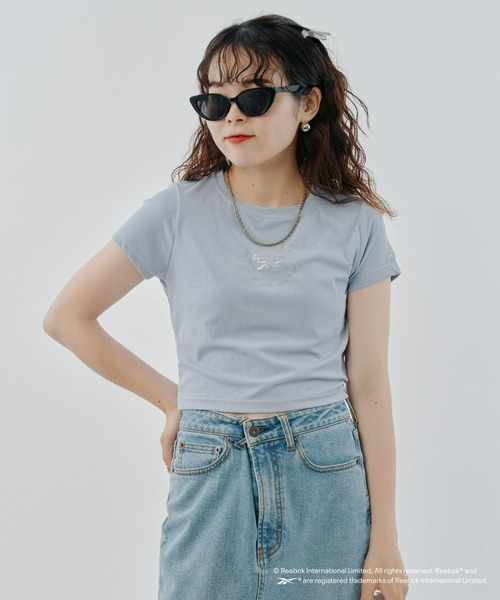 Reebok（リーボック）の「【WEB限定】【Reebok別注】サークルロゴリブミニトップス（Tシャツ/カットソー・レディース・ブラック/ホワイト/スカイブルー・MEDIUM）」の9枚目の写真