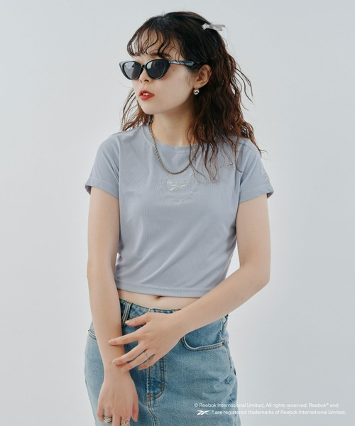 Reebok（リーボック）の「【WEB限定】【Reebok別注】サークルロゴリブミニトップス（Tシャツ/カットソー・レディース・ブラック/ホワイト/スカイブルー・MEDIUM）」の10枚目の写真