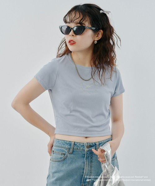 Reebok（リーボック）の「【WEB限定】【Reebok別注】サークルロゴリブミニトップス（Tシャツ/カットソー・レディース・ブラック/ホワイト/スカイブルー・MEDIUM）」の12枚目の写真