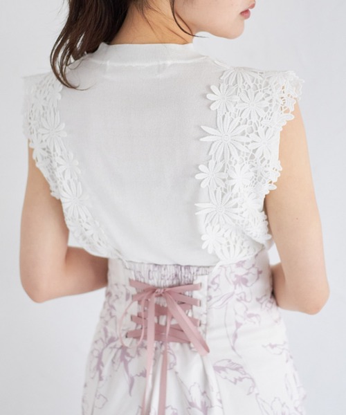 tocco closet(トッコ クローゼット)の「ショルダーフラワーレースニットプルオーバー(ニット/セーター・レディース・ブラック/オフホワイト/グリーン/ピンクベージュ・M)」の9枚目の写真
