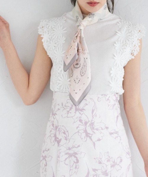 tocco closet(トッコ クローゼット)の「ショルダーフラワーレースニットプルオーバー(ニット/セーター・レディース・ブラック/オフホワイト/グリーン/ピンクベージュ・M)」の8枚目の写真