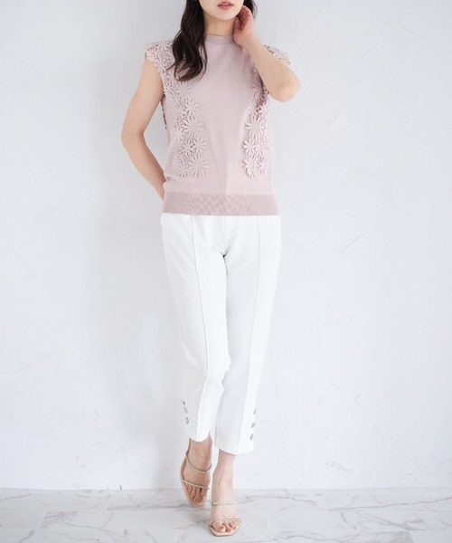 tocco closet(トッコ クローゼット)の「ショルダーフラワーレースニットプルオーバー(ニット/セーター・レディース・ブラック/オフホワイト/グリーン/ピンクベージュ・M)」の15枚目の写真