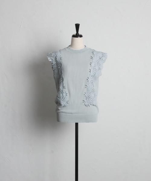 tocco closet(トッコ クローゼット)の「ショルダーフラワーレースニットプルオーバー(ニット/セーター・レディース・ブラック/オフホワイト/グリーン/ピンクベージュ・M)」の13枚目の写真