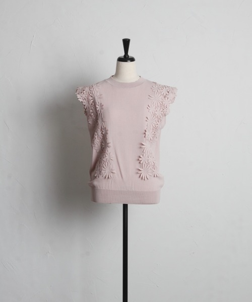 tocco closet(トッコ クローゼット)の「ショルダーフラワーレースニットプルオーバー(ニット/セーター・レディース・ブラック/オフホワイト/グリーン/ピンクベージュ・M)」の12枚目の写真