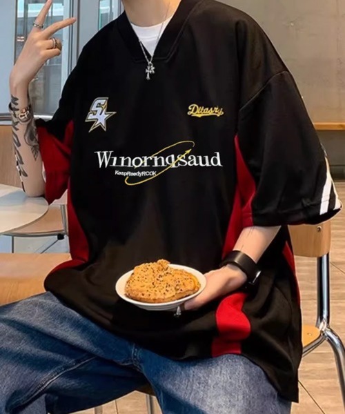 NOWLE（ノウル）の「【NOWLE】サッカーユニフォームデザイン フットボール Tシャツ ゲームシャツ（Tシャツ/カットソー・メンズ・ブラック/ブラック×レッド/グレー/ピンク/レッド/ネイビー・MEDIUM/LARGE/X-LARGE）」の15枚目の写真