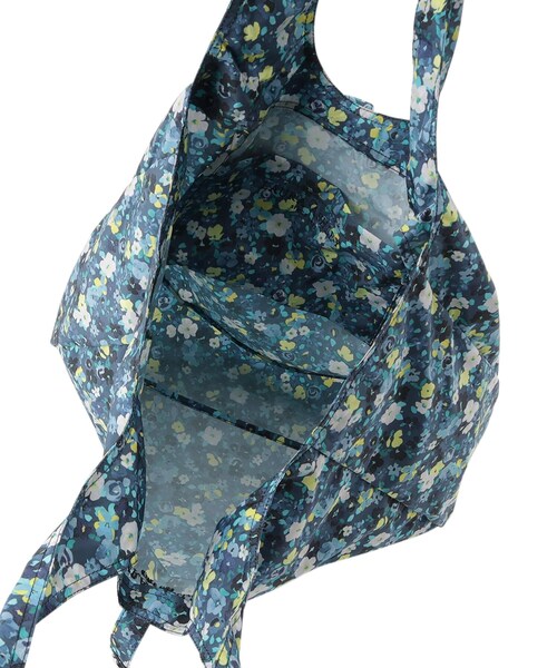 LAURA ASHLEY(ローラアシュレイ)の「【撥水加工/A4収納可】アンクロフト ディッツィー柄 レインバッグ(エコバッグ/サブバッグ・レディース・ピンク系5/ネイビー系/オレンジ系その他2・00)」の8枚目の写真