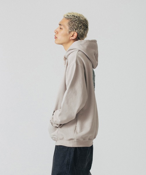 XLARGE(エクストララージ)の「CHENILLE SLANTED OG HOODED SWEATSHIRT(パーカー・メンズ・アッシュ/グリーン/ベージュ/ブラック・S/M/L/XL)」の11枚目の写真