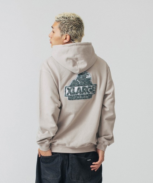 XLARGE(エクストララージ)の「CHENILLE SLANTED OG HOODED SWEATSHIRT(パーカー・メンズ・アッシュ/グリーン/ベージュ/ブラック・S/M/L/XL)」の12枚目の写真