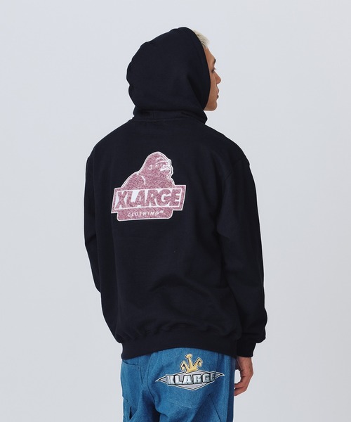 XLARGE(エクストララージ)の「CHENILLE SLANTED OG HOODED SWEATSHIRT(パーカー・メンズ・アッシュ/グリーン/ベージュ/ブラック・S/M/L/XL)」の18枚目の写真
